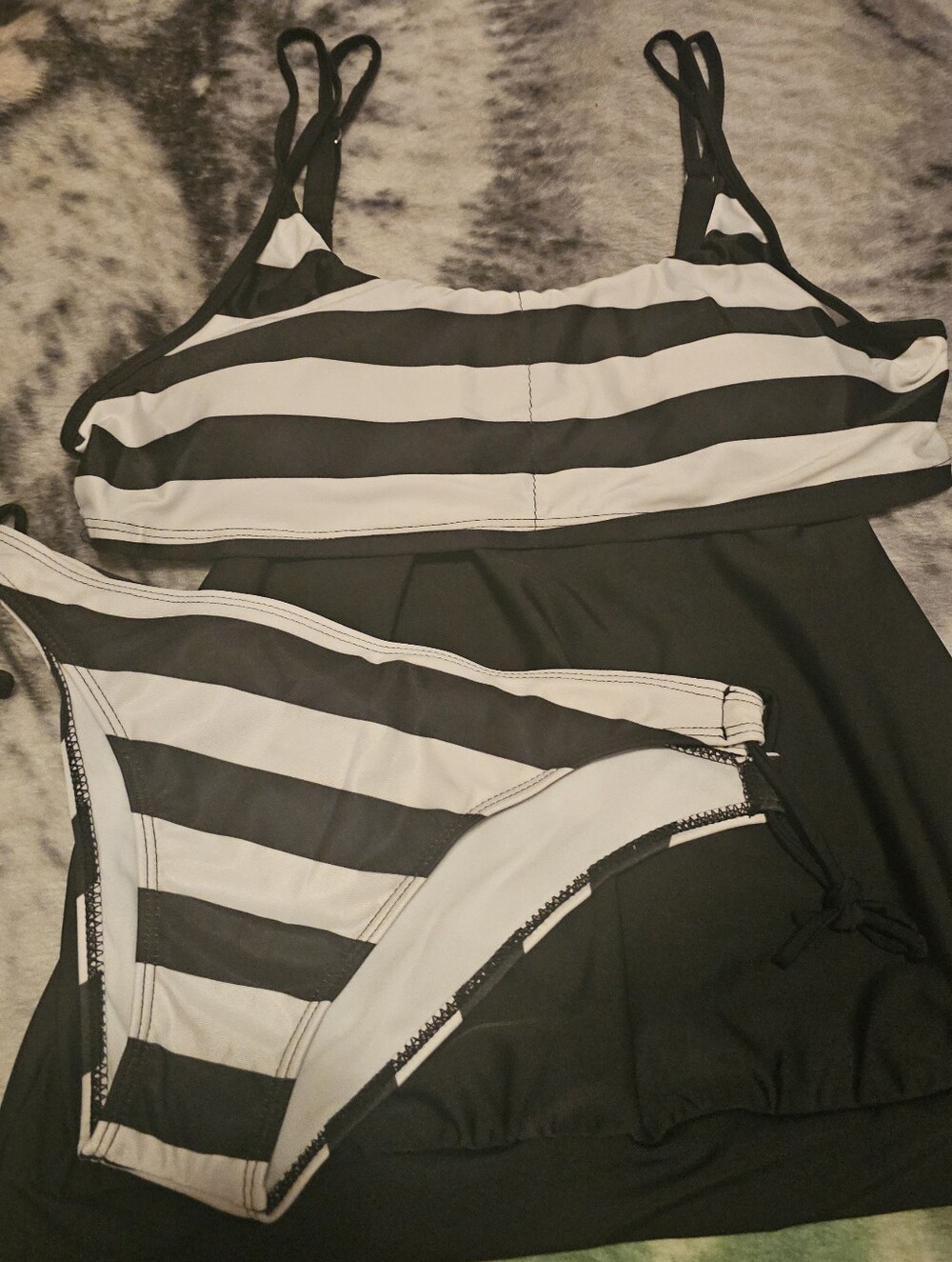 Black & White Striped Women’s Tankini Swim Set